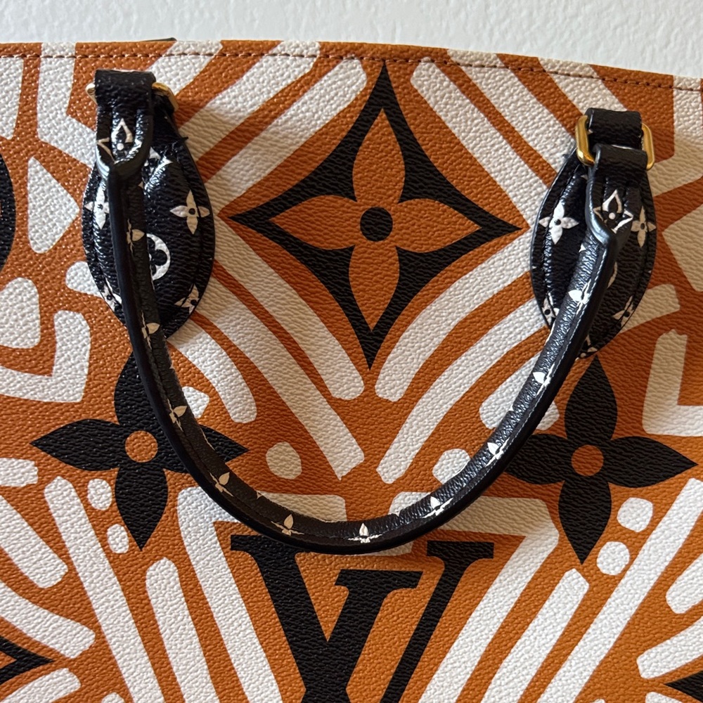 Louis Vuitton OnTheGo Giant Crafty Monogram - Picture 5 of 7